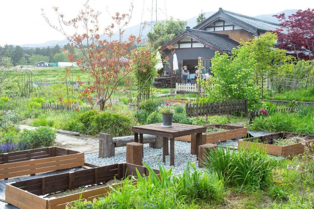 ガーデンハウス道楽亭 Vila Sado Exterior foto