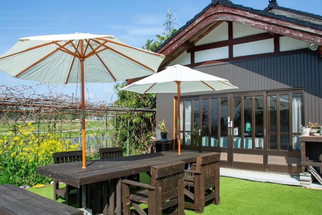 ガーデンハウス道楽亭 Vila Sado Exterior foto
